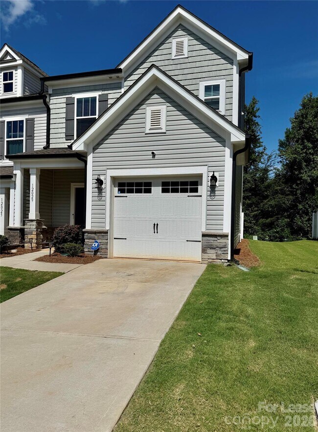 Building Photo - 12029 Basking Dr