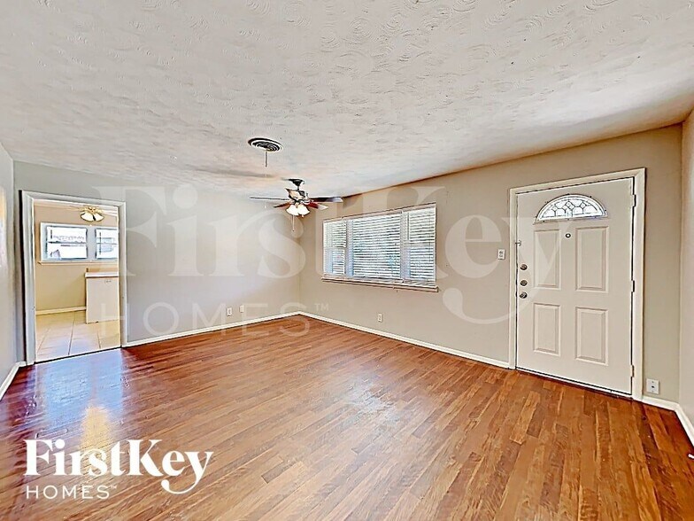 Building Photo - 4009 Shawnee Trail