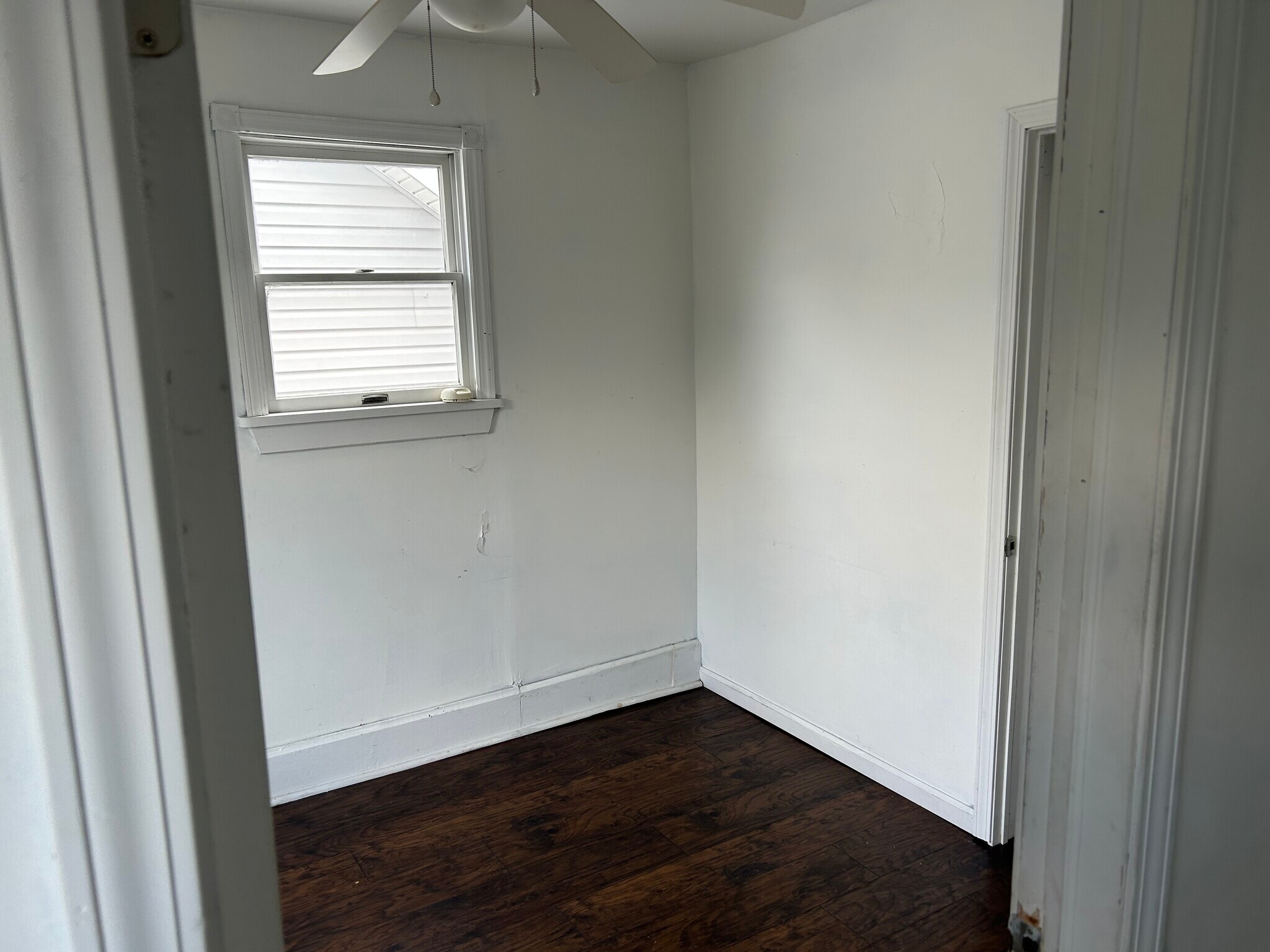 Smaller bedroom - 2518 3rd Ave