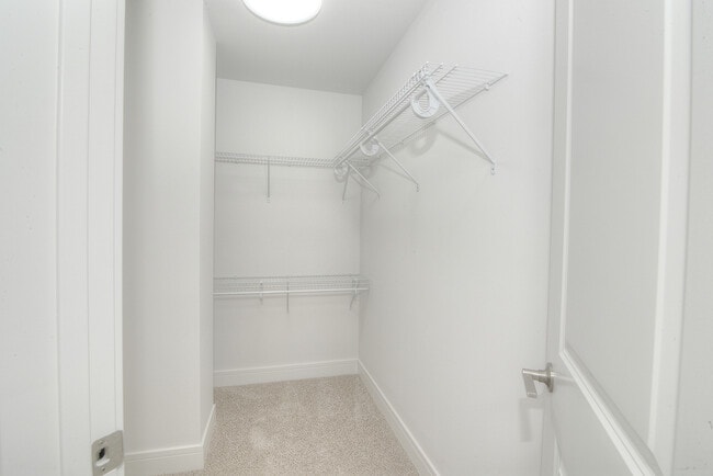 Building Photo - 214 N Walnut St