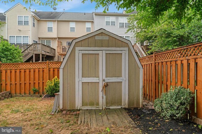 Building Photo - 154 Fieldstone Ct