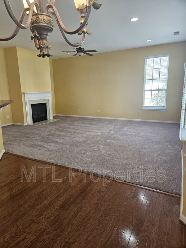 Building Photo - 849 Platinum Dr