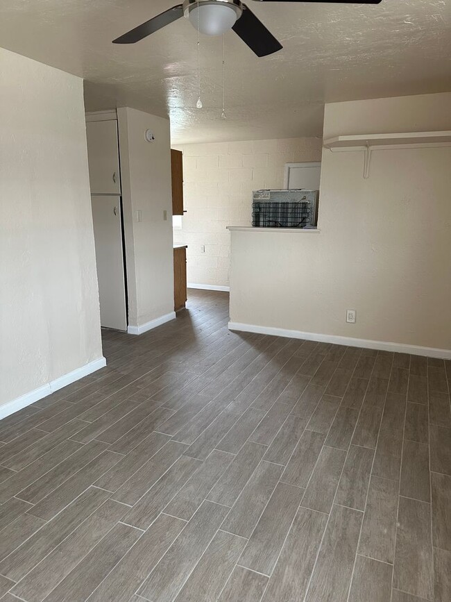 Building Photo - Great 1 Bed 1 Bath located near NMSU