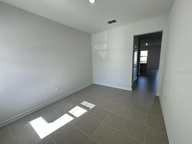 Building Photo - 2713 Skyline Lp