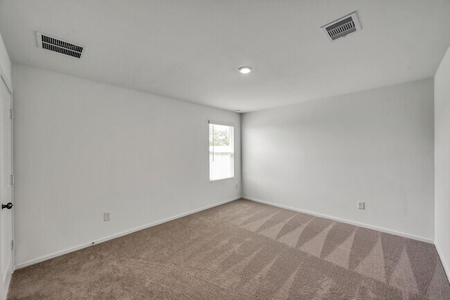 Building Photo - 29635 Knollwood Bay Rd