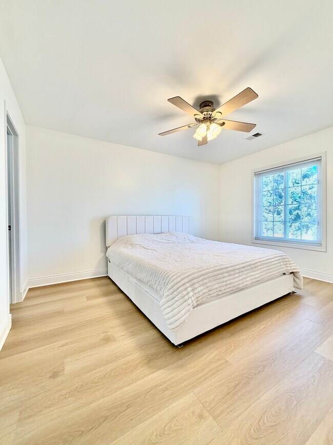 Building Photo - 1212 Williamsport Dr