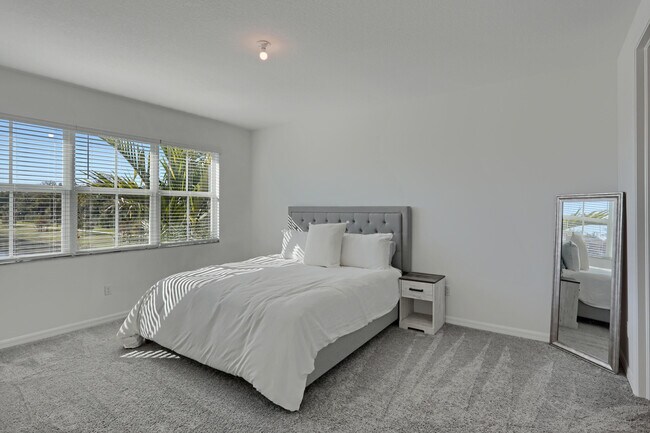 Building Photo - 12937 Trevi Isle