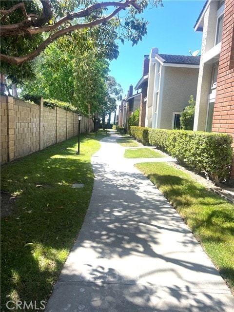 Building Photo - 5052 Hampton Ct