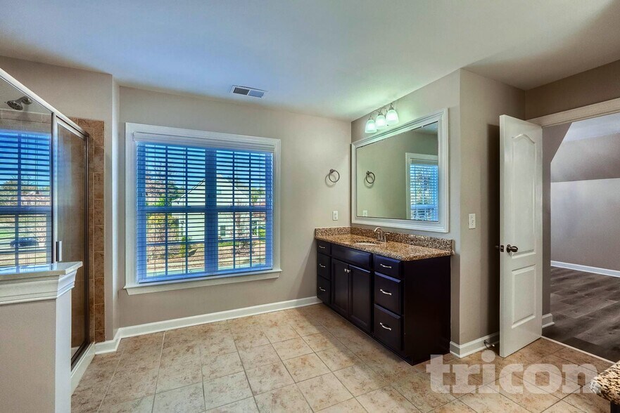 Building Photo - 1104 Brough Hall Dr