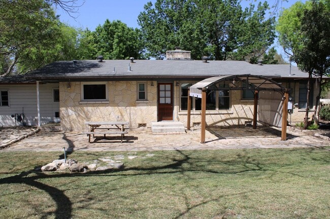 Building Photo - 140 Arvin Dr