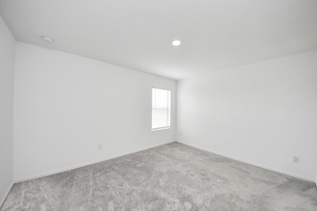 Building Photo - 3037 Pensacola Dr