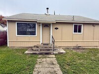 Building Photo - 2 Bedroom 1 Bath House