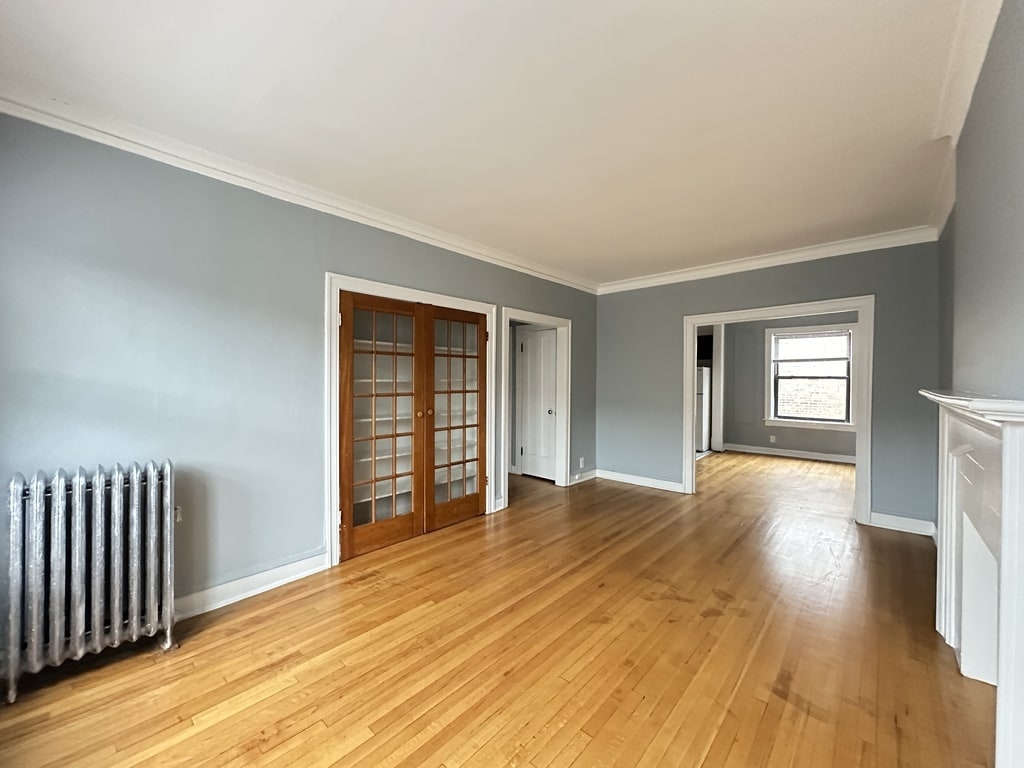 Building Photo - 1321.5 W Estes Ave