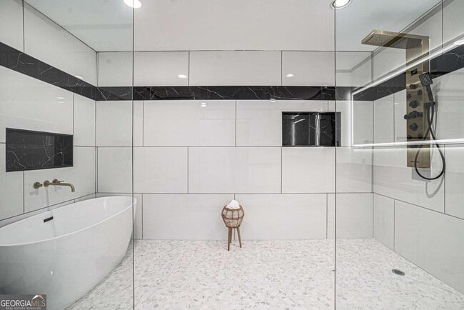 Building Photo - 788 Sherwood Rd N W