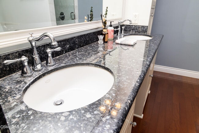 Building Photo - 385 Somerset Cir