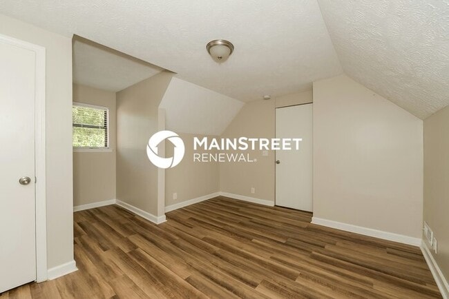 Building Photo - 3203 Lakeford Dr