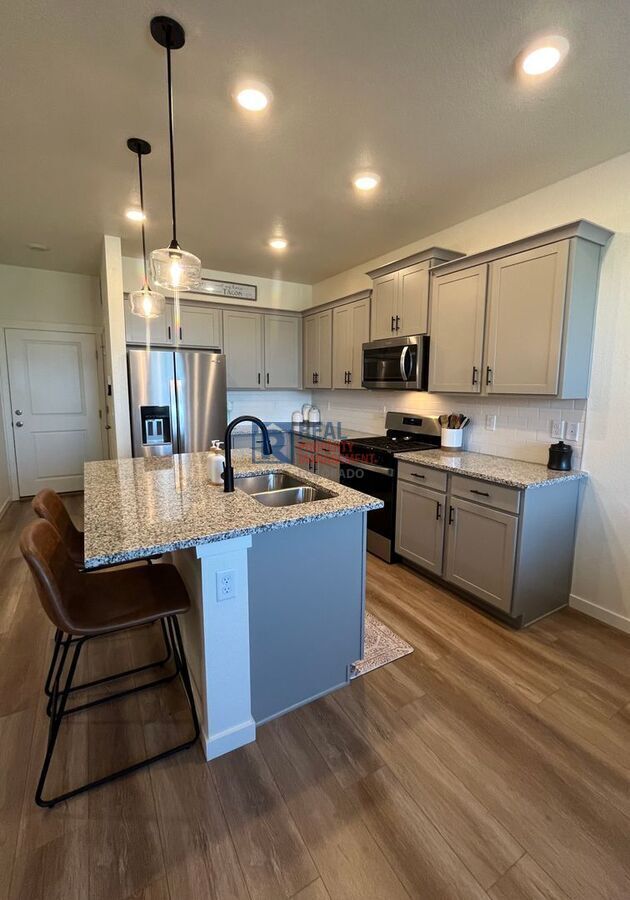 Building Photo - 588 Thoroughbred Ln
