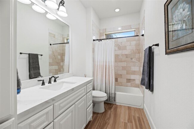 Building Photo - 32711 Wales Cir