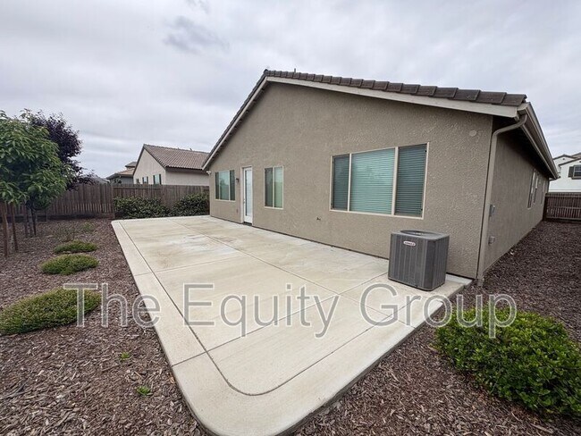 Building Photo - 1336 W Porter Ave