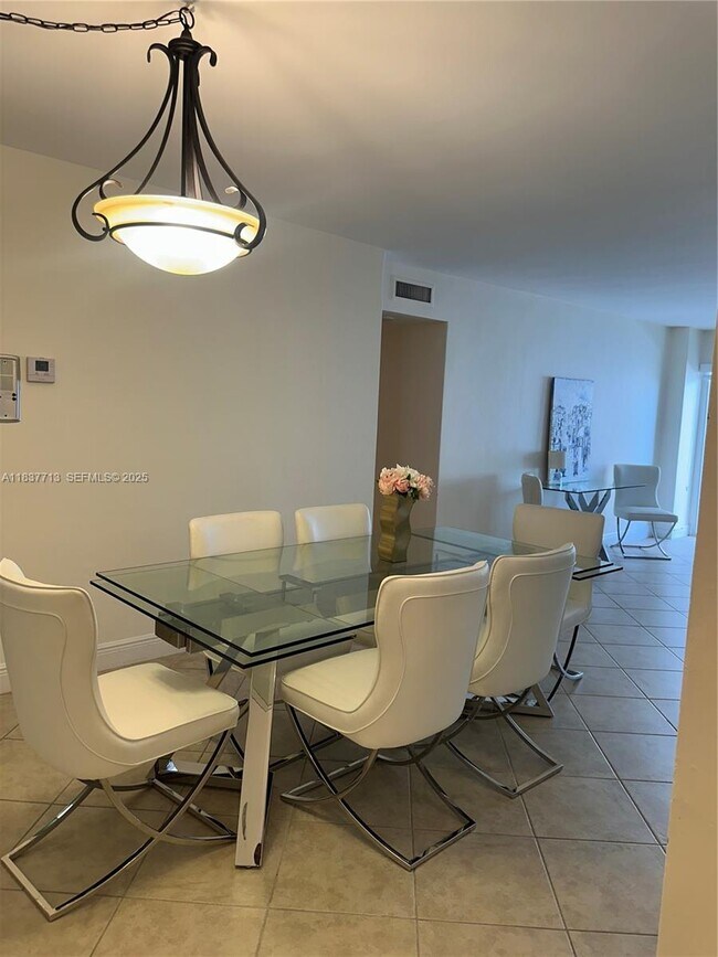 Building Photo - 9225 Collins Ave