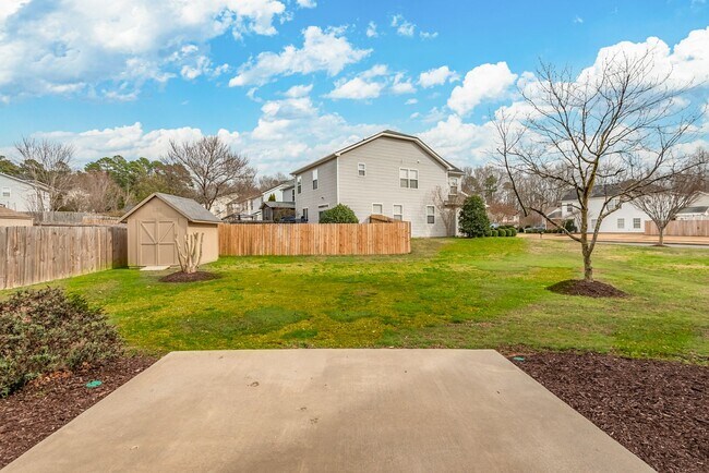 Building Photo - 135 Bellfare Dr