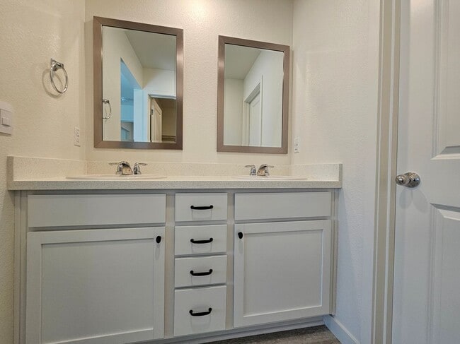 Building Photo - 8296 Whippersnapper Way