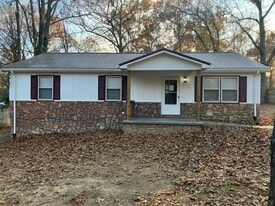 Building Photo - 106 Aldrin St