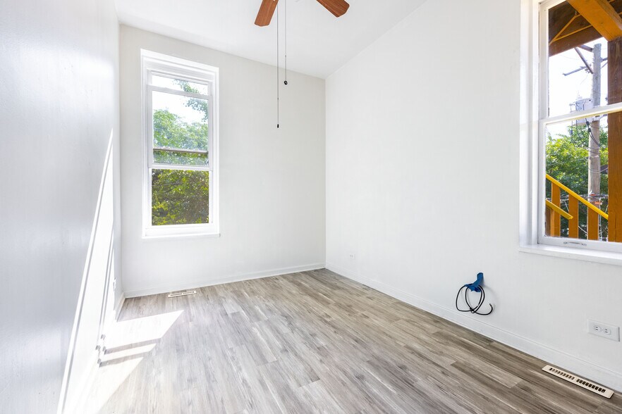 Building Photo - 901 W 19th St