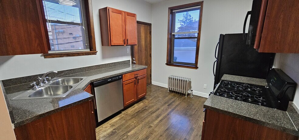 Building Photo - 3823 N Drake Ave