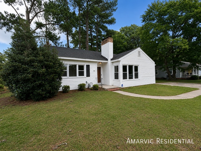 Building Photo - 807 Cameron Dr