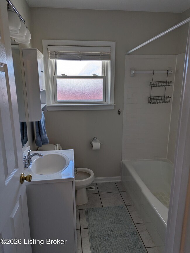 Building Photo - 1701 Brentmoor Ln