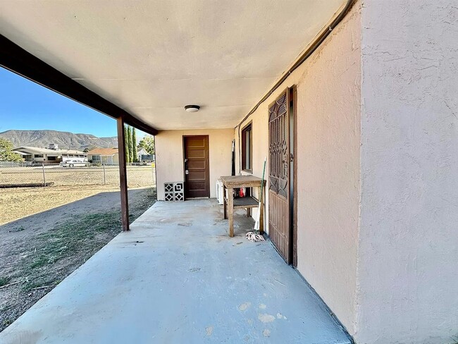 Building Photo - 819 15th St