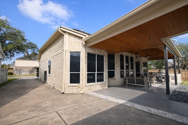 Building Photo - 3803 Shadow Royal Dr