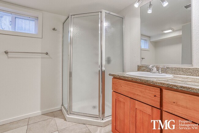 Building Photo - LouderbackPowell