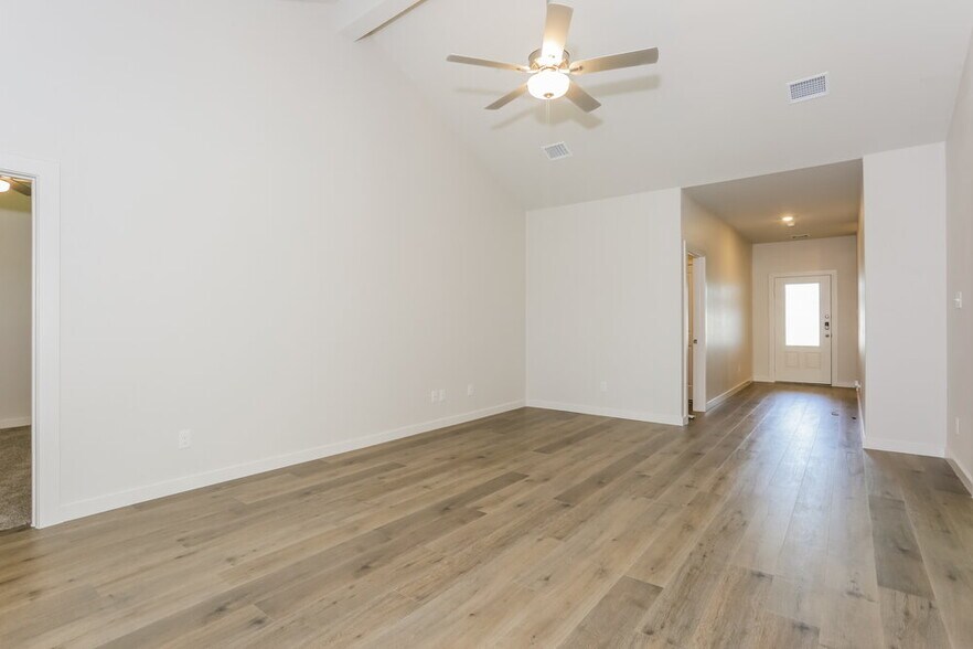 Building Photo - 1540 Woodwinds Dr