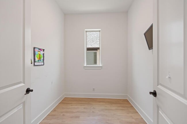 Building Photo - 7424 Lilypad Ln