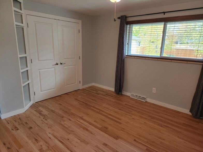 Master Bedroom w dbl closet - 3485 W Powers Pl