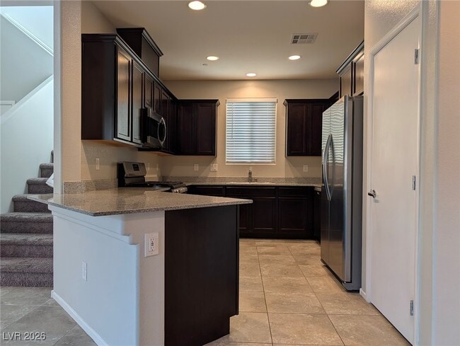 Building Photo - 6114 Scarlet Leaf St