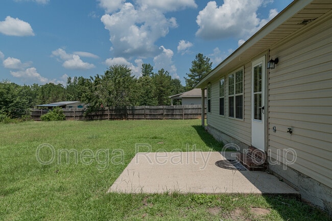 Building Photo - 13865 Roanoke Dr