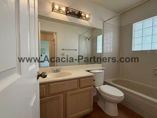 Building Photo - Three Bedroom/Two Bath Home