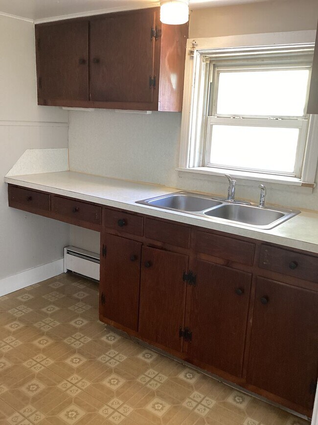 Building Photo - 15371 Church St