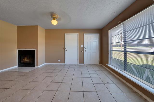 Building Photo - 201 S Las Vegas Trail