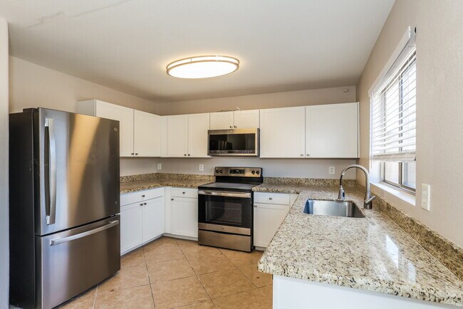 Building Photo - 13926 N 150th Ln