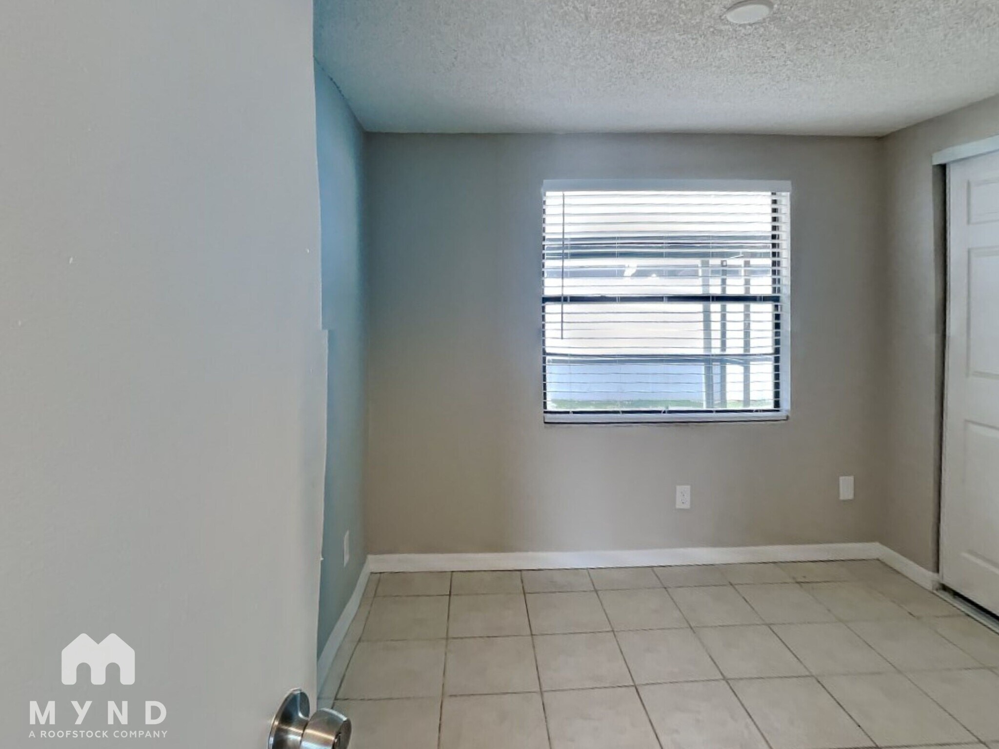Building Photo - 9707 Paces Ferry Dr