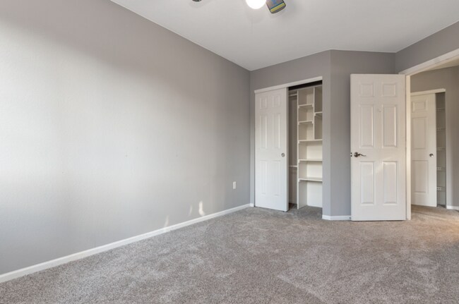 Building Photo - Charming 6 beds 3 baths in Denver!