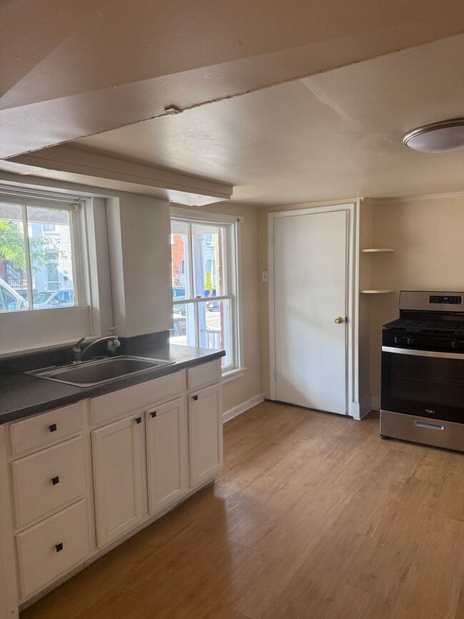 Building Photo - Spacious Rental in Downtown Frederick!