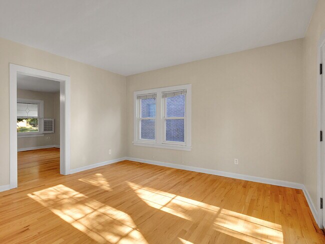 Building Photo - $2,145.00, 1 Bed, 1 Bath Home in Denver