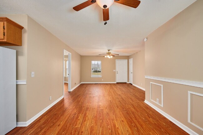 Building Photo - For Rent: 3BR, 2BA house