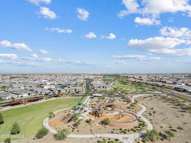 Building Photo - 4658 S Vapor