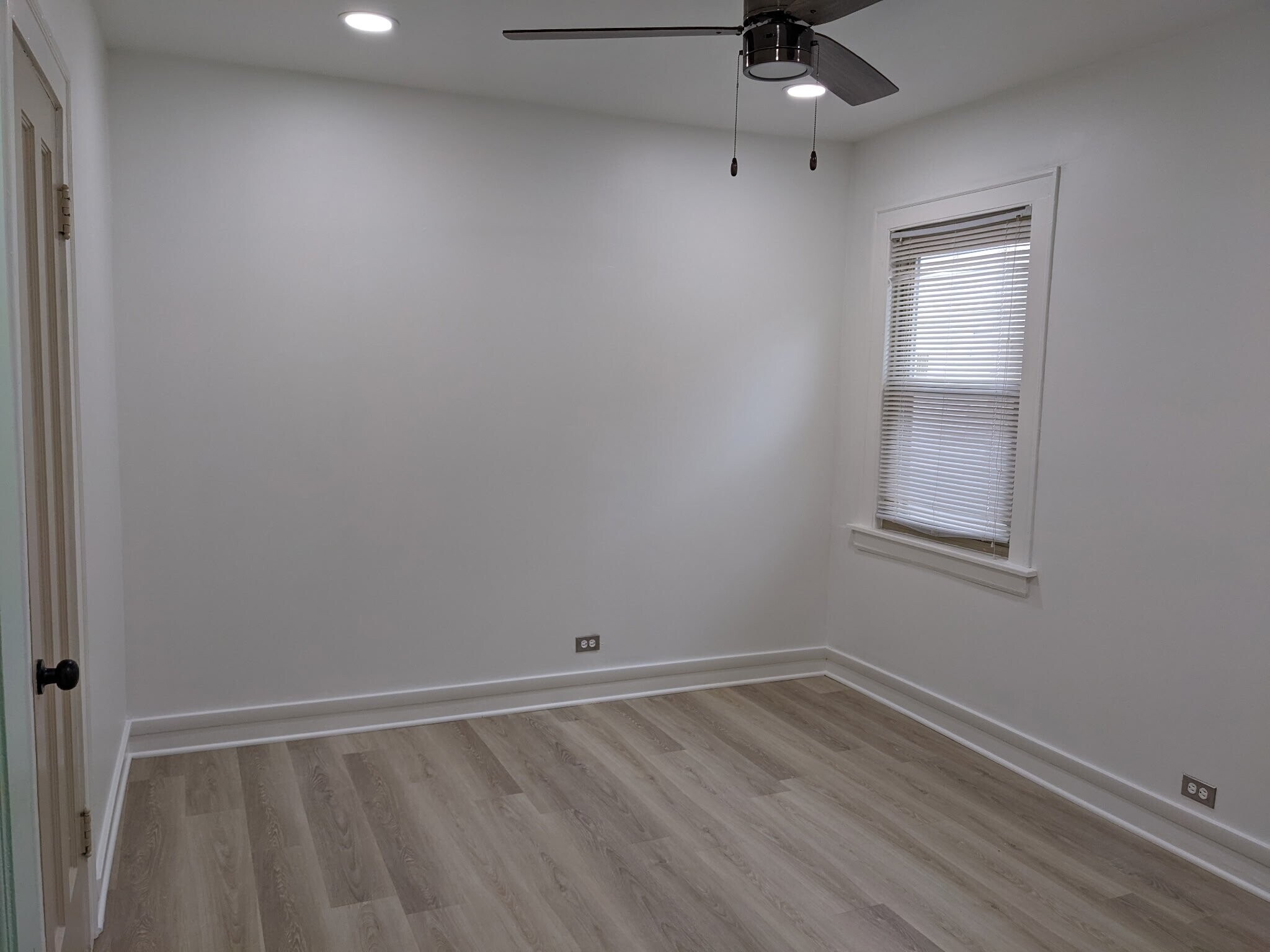 Building Photo - 10420 S Union Ave